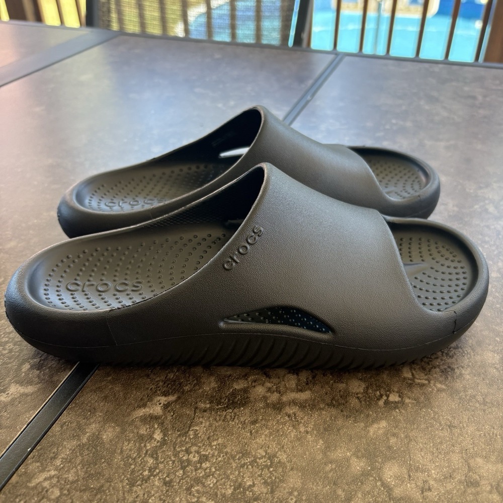 Crocs Mellow Black Recovery Slide Sandals Slip-On Logo Men's 7 Women's 9